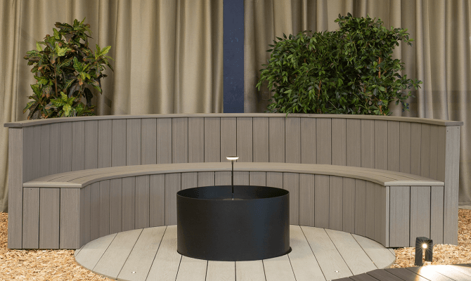 KERAMA Ausstellung: Terrassen-Sitzbank